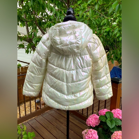 Pretty hooded puffer jacket 🌸🌸 - Picture 2 of 7